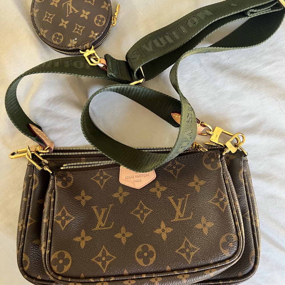 Louis Vuitton multi pochette